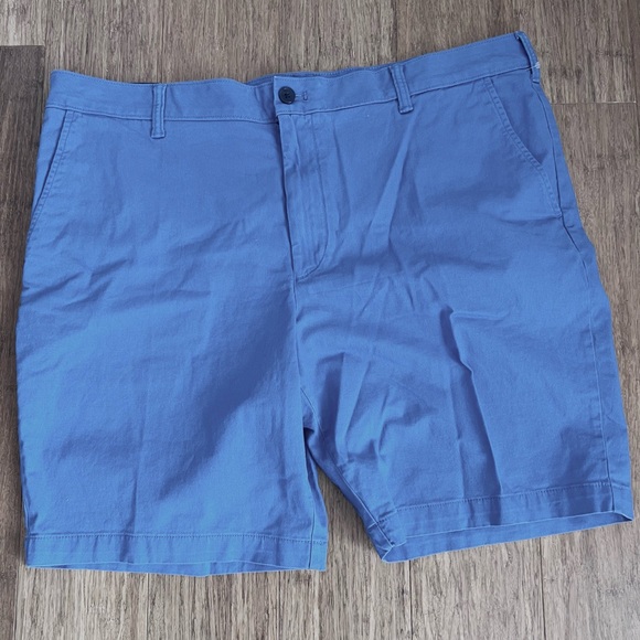 Men’s Izod Stretch Chino Shorts - Picture 1 of 3